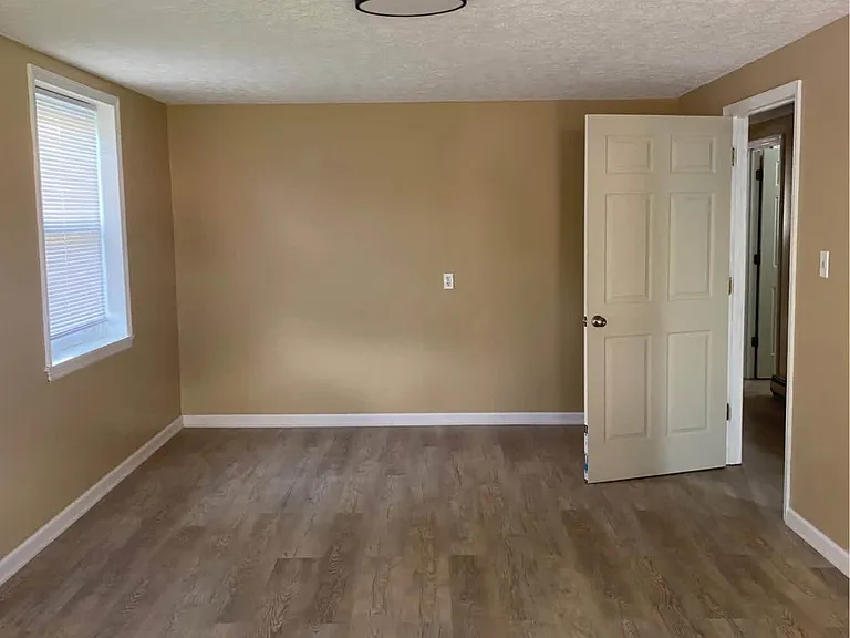 1109 Memorial Dr — Photo 18