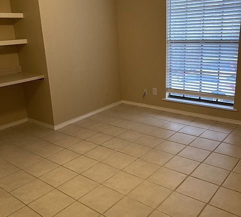 4th image of 505 W 3rd St #1
