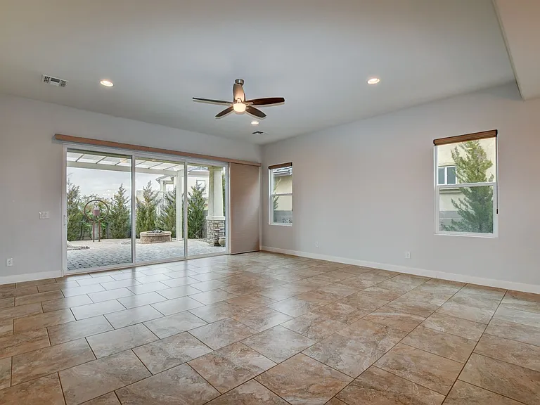 1499 Varsity Dr — Photo 12
