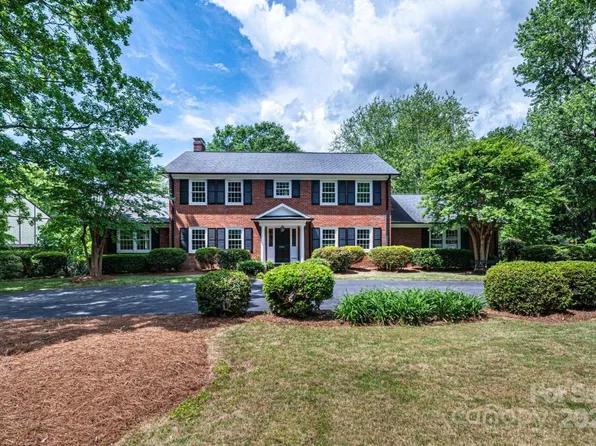 1285 10th Street Blvd NW, Hickory, NC 28601