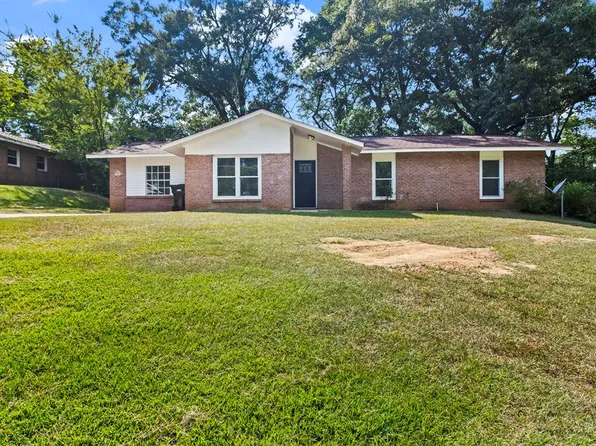 127 Fairview Ln, Daleville, AL 36322
