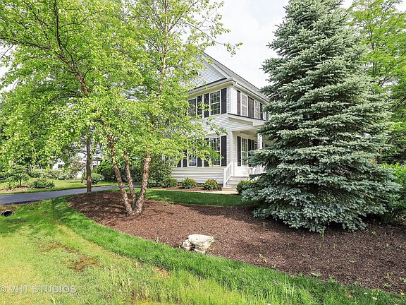 4th image of 1128 Hedgerow Dr