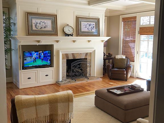 4th image of 843 Village Greene NW