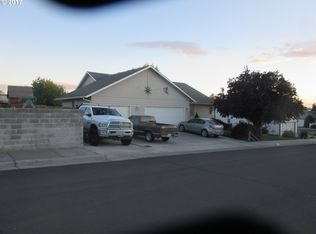 917 W Alder Ave, Hermiston, OR 97838