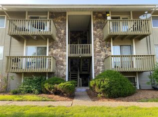 2032 Gascony Parc Dr, Lake Saint Louis, MO 63367