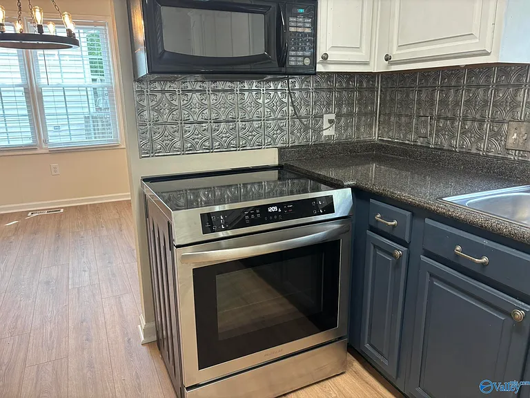 135 Suffolk Dr — Photo 13