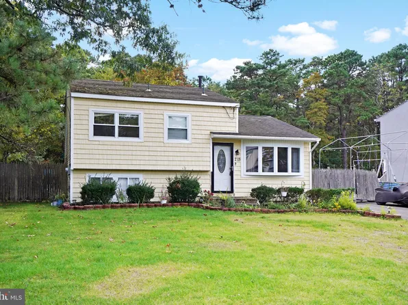 215 W Beach Rd, Williamstown, NJ 08094