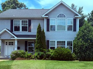 250 Jackson Ave, Saint James, NY 11780