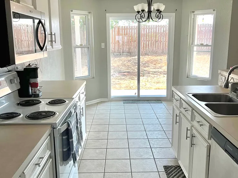 2702 Verbena Loop — Photo 15