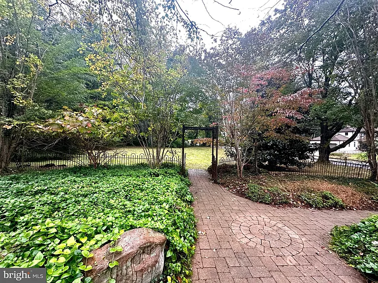 1 High Acres Dr — Photo 8