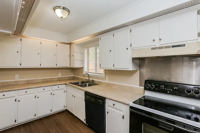 3451 Harle St — Photo 5