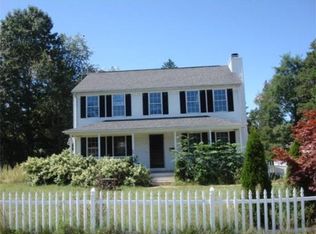 8 Pine St, Oxford, MA 01540
