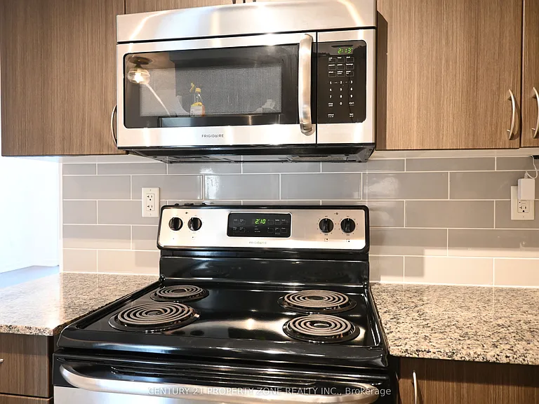 816 Lansdowne Ave #425 — Photo 7