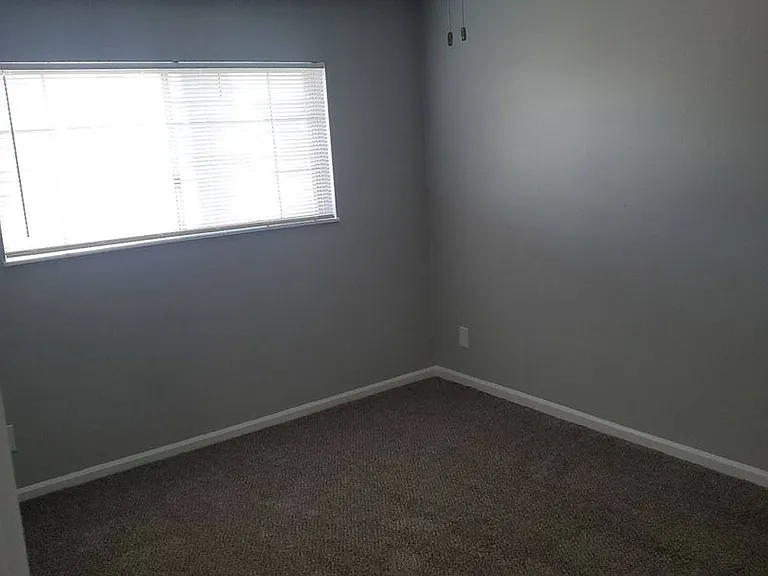 Stratford East Apartments — Photo 87