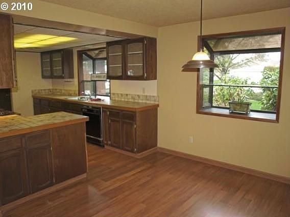 Kitchen & dining room