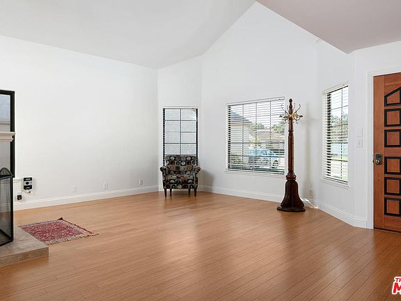 5th image of 120 San Nicolas Cir