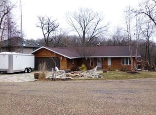 28 Sheridan Dr, Putnam, IL 61560