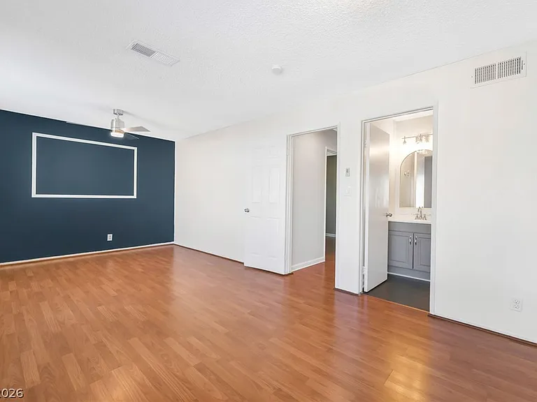 4565 Meridian Dr — Photo 9