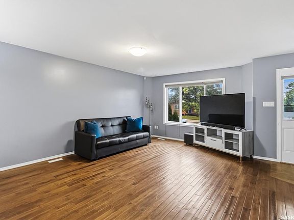 3rd image of 205B 3rd AVENUE