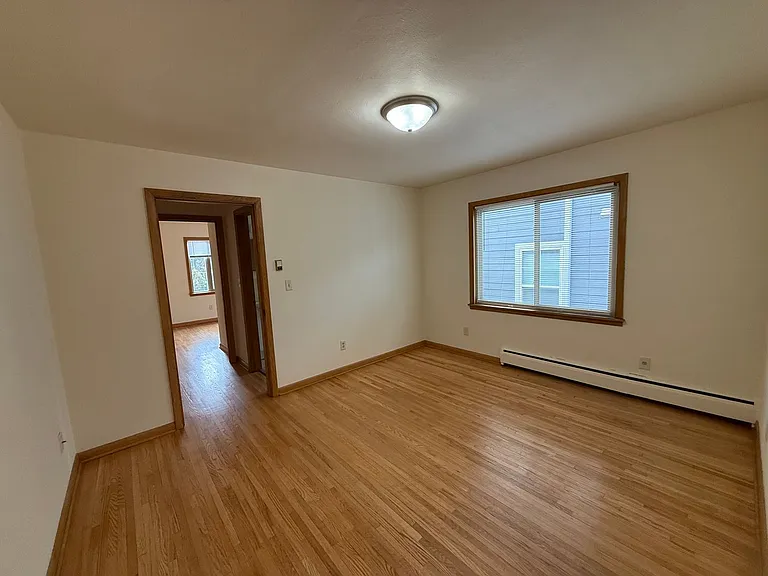 643 Cleveland Ave S — Photo 37