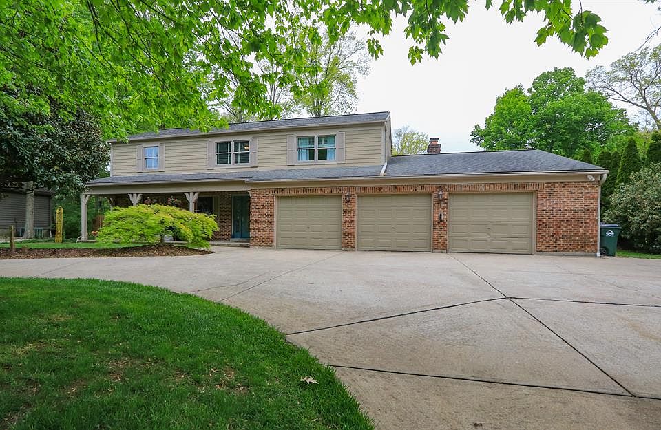 1st image of 9849 Forestglen Dr