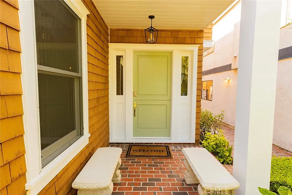 1 bed, 2140 sqft, $12,200 — Photo 3