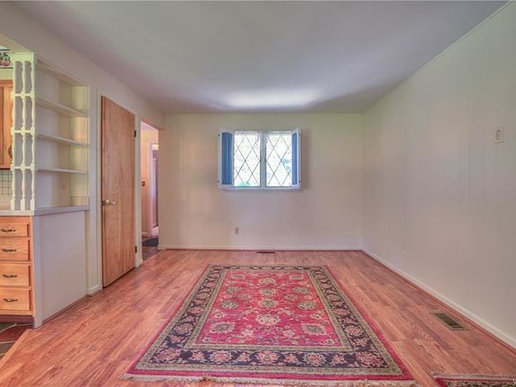 4th image of 1346 Cambridge Ave