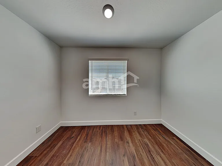 17154 W Golden Ln — Photo 22