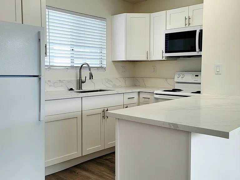 1742 Diamond St #10 — Photo 4