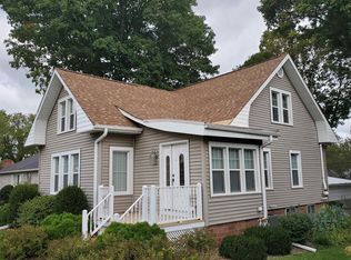 810 Carter St NW, Elkader, IA 52043