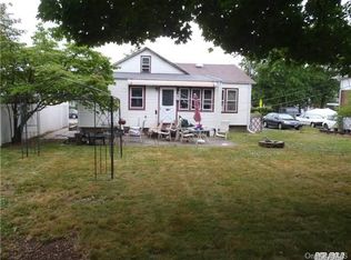 1351 Peapond Rd, Bellmore, NY 11710