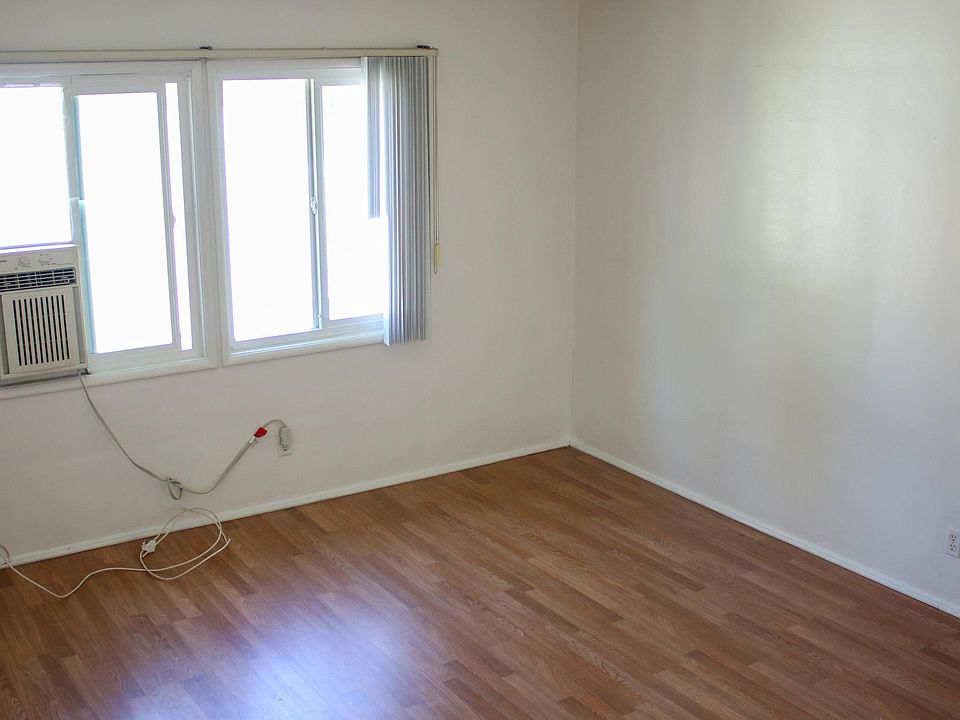 1st image of 1443 Rock Glen Ave