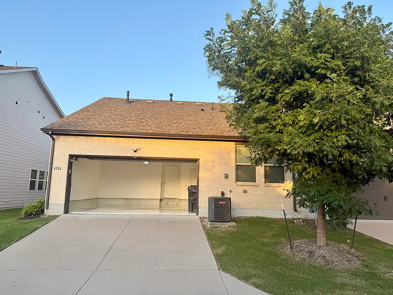 1321 Pebblebrook Ln — Photo 34