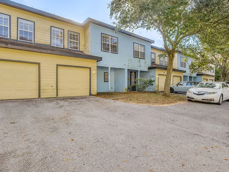7095 N Blue Angel Pkwy #202 — Photo 2