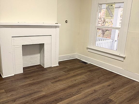 2nd image of 126 Wroe Ave