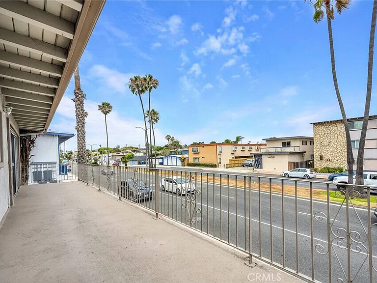 1440 Manhattan Beach Blvd #D — Photo 2