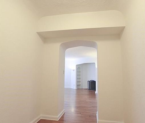 2nd image of 15700 Van Aken Blvd APT 3
