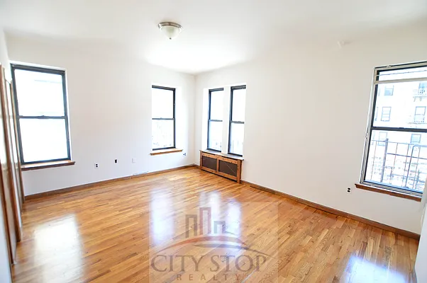 Rented by City Stop Realty | media 10