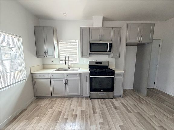 5th image of 1020 W 67th St