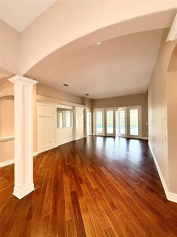 4 bed, 4.0 bath, 3718 sqft, $4,200 — Photo 4