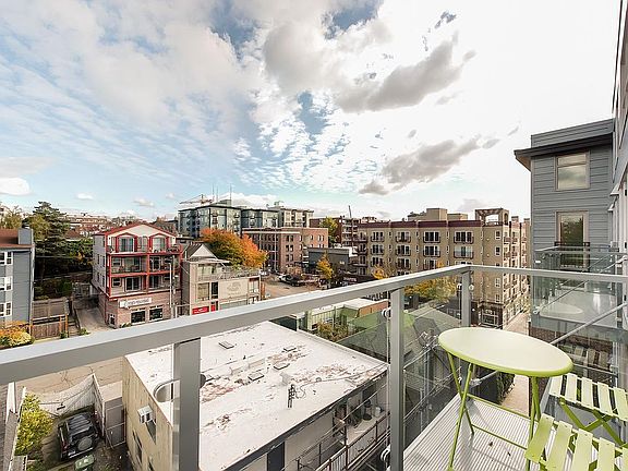 4th image of 200 Belmont Ave E #1B-1Ba-903Sqft