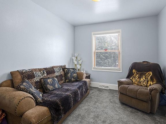 5th image of N6215 Shadybrook Ln