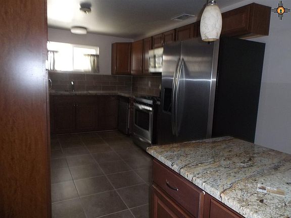 4th image of 841 E 2nd St