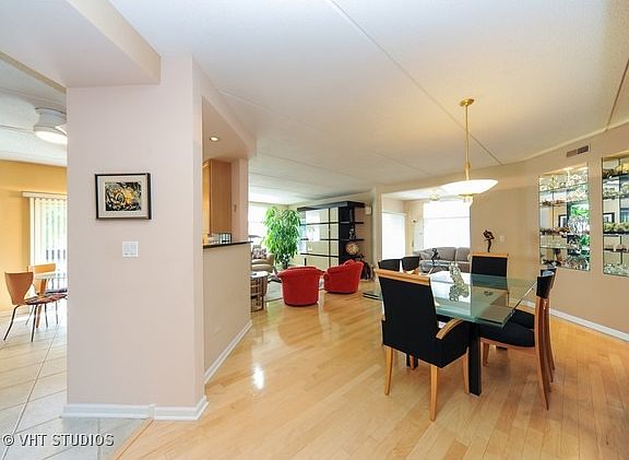 4th image of 425 Village Grn Unit 203