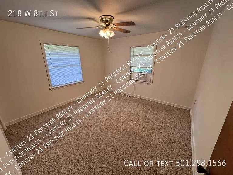 218 W 8th St — Photo 5