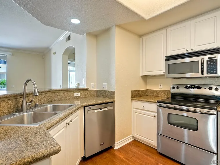 9253 Regents Rd #A110 — Photo 7
