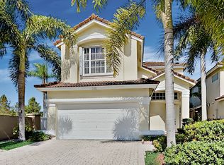 701 Natures Cove Rd, Dania Beach, FL 33004