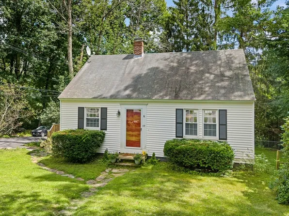 69 Center St, Ashburnham, MA 01430