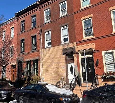 4th image of 2419 Brown St