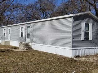 709 2nd St NE TRLR 1, Dyersville, IA 52040